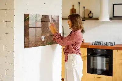 Magnetická tabule na kreslení v designu rustikálního dřeva