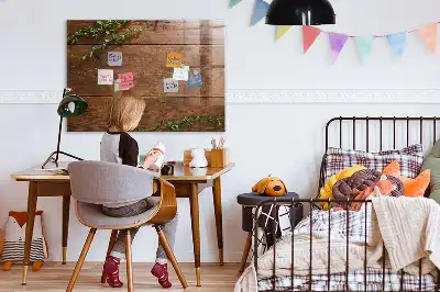 Magnetická tabule na kreslení v designu rustikálního dřeva