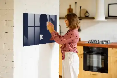 Magnetická popisovací tabule v tmavě modré barvě