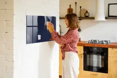 Magnetická popisovací tabule v tmavě modré barvě