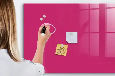 Magnetická popisovací tabule v sytě růžové barvě