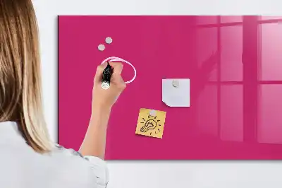 Magnetická popisovací tabule v sytě růžové barvě