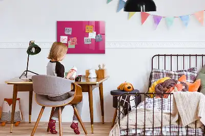 Magnetická popisovací tabule v sytě růžové barvě