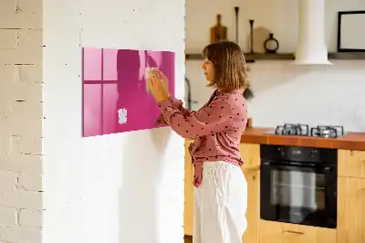 Magnetická popisovací tabule v sytě růžové barvě