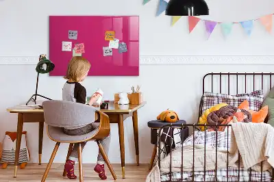 Magnetická popisovací tabule v sytě růžové barvě