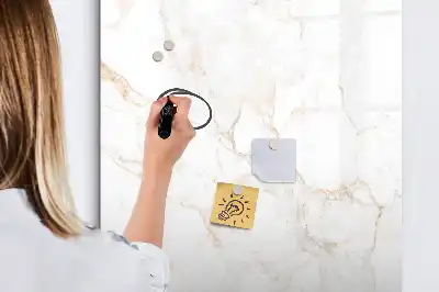 Magnetická kreslicí tabule v elegantním mramorovém provedení