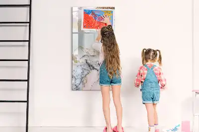 Magnetická kreslicí tabule v designu mramoru