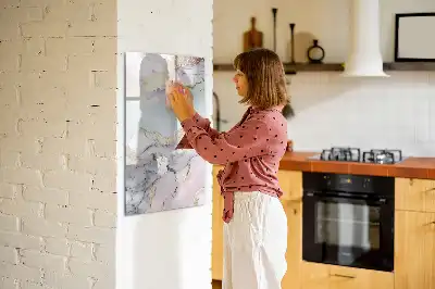 Magnetická kreslicí tabule v designu mramoru