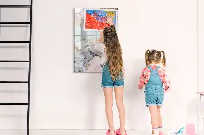 Magnetická kreslicí tabule v designu mramoru