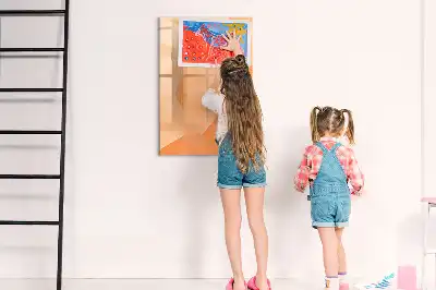 Magnetická tabule na kreslení s motivem abstrakce trojúhelníků