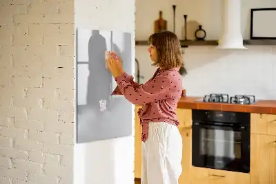 Magnetická tabule na kreslení ve světle šedé barvě