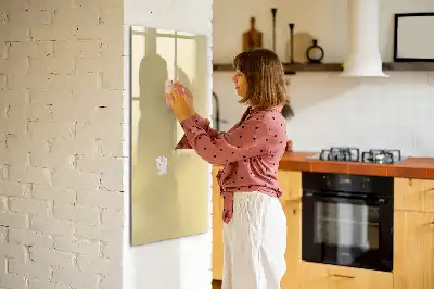 Magnetická tabule na kreslení krémová