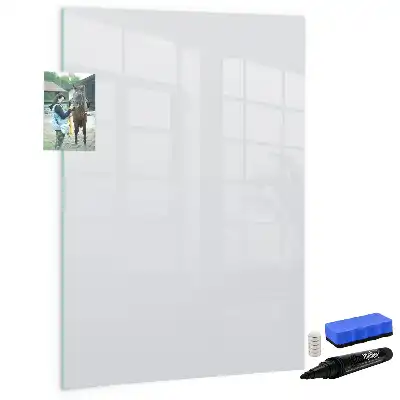 Magnetická popisovací tabule ve světle bílé barvě