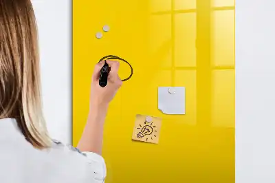 Magnetická tabule na kreslení ve světle žluté barvě