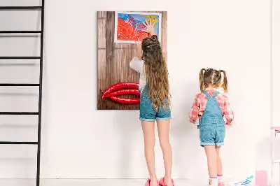 Magnetická popisovací tabule s motivem papriček na prkénku