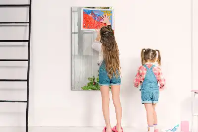 Magnetická popisovací tabule se zeleninou na dřevěném podkladu