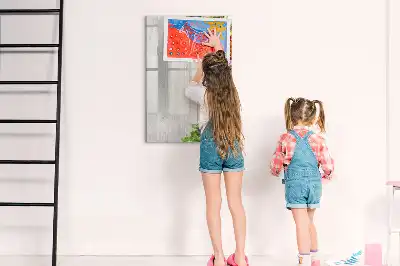Magnetická popisovací tabule se zeleninou na dřevěném podkladu