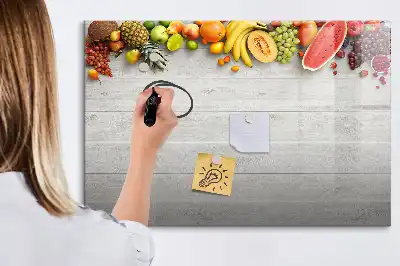 Magnetická tabule na psaní s motivem ovoce na stole