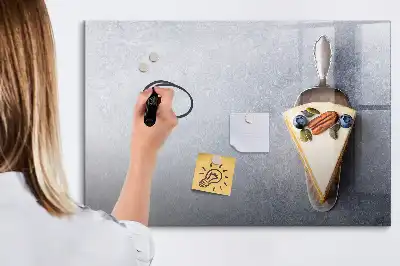 Magnetická popisovatelná tabule ve tvaru kousku dortu