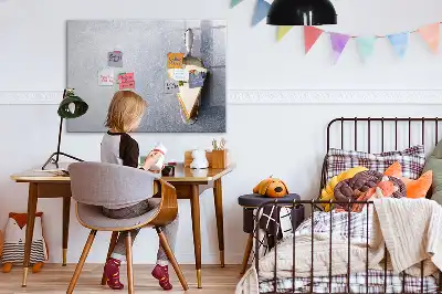 Magnetická popisovatelná tabule ve tvaru kousku dortu