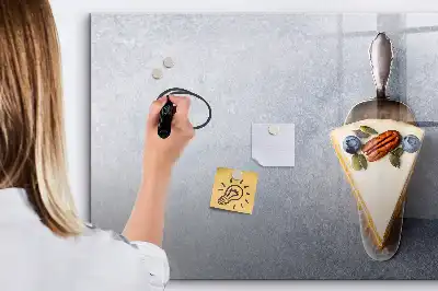 Magnetická popisovatelná tabule ve tvaru kousku dortu