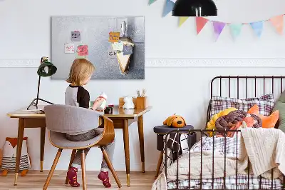 Magnetická popisovatelná tabule ve tvaru kousku dortu