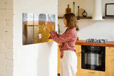 Magnetická kreslící tabule v designu půllitru piva