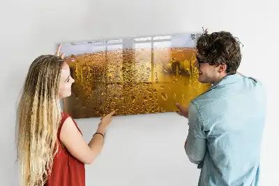 Magnetická kreslící tabule v designu půllitru piva