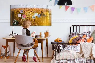 Magnetická kreslící tabule v designu půllitru piva