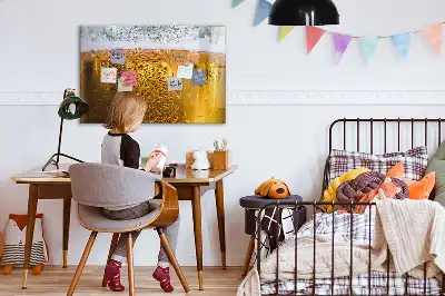 Magnetická kreslící tabule v designu půllitru piva