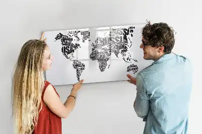 Mapa světa popisovatelná magnetická tabule