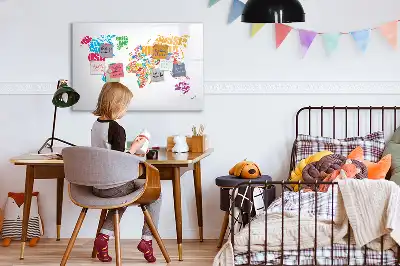 Magnetická kreslící tabule s motivem barevných názvů zemí