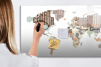 Popisovatelná magnetická tabule mapa z barevných písmen