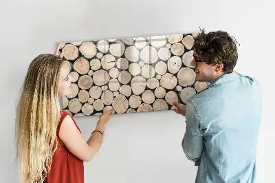 Popisovatelná magnetická tabule v designu kácených kmenů stromů