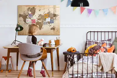 Magnetická kreslící tabule v designu malované mapy světa