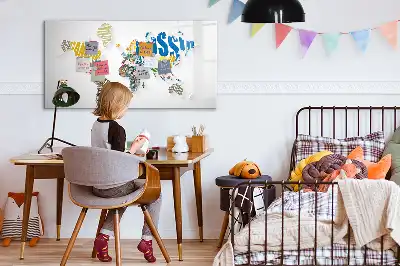 Magnetická kreslící tabule v designu textové mapy světa