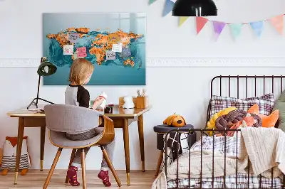Popisovatelná magnetická tabule s motivem abstraktní mapy světa