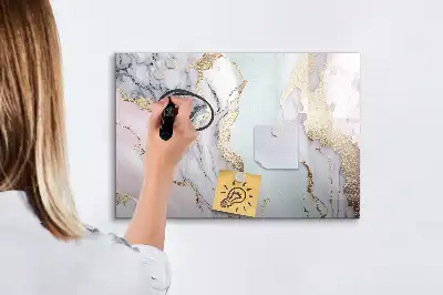 Magnetická kreslící tabule v designu mramoru