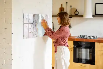 Magnetická kreslící tabule v designu mramoru