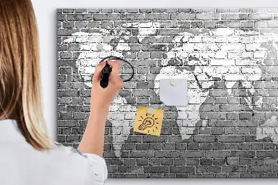 Magnetická kreslicí tabule v designu mapy světa na cihle