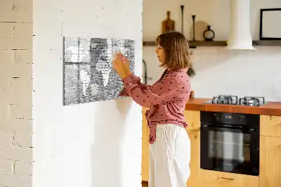Magnetická kreslicí tabule v designu mapy světa na cihle