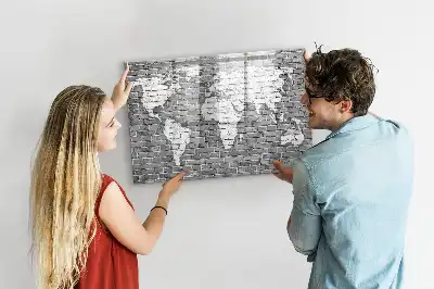 Magnetická kreslicí tabule v designu mapy světa na cihle