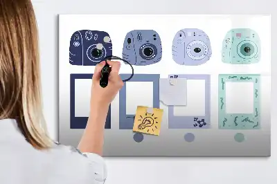 Magnetická tabule v podobě polaroidových rámečků