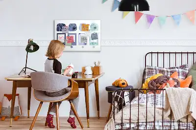 Magnetická tabule v podobě polaroidových rámečků