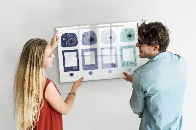 Magnetická tabule v podobě polaroidových rámečků