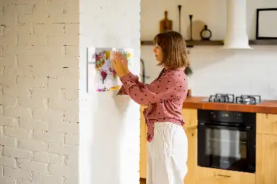 Magnetická tabule s motivem akvarelové mapy světa v provedení s možností popisování
