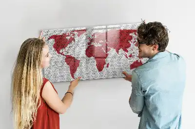 Magnetická tabule s mapou světa motivy cihelné zdi