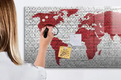 Magnetická tabule s mapou světa motivy cihelné zdi