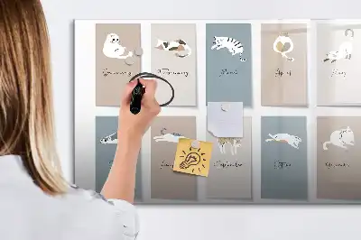 Magnetická tabule ve formě kočičího kalendáře
