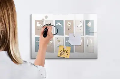 Magnetická tabule ve formě kočičího kalendáře